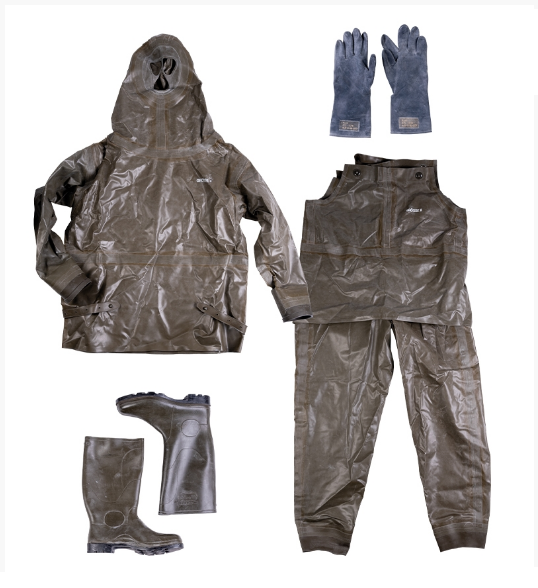 ABC ZODIAC PROTECTIVE RUBBER CLOTHING EQUIPMENT WITH CARRYING CASE 4