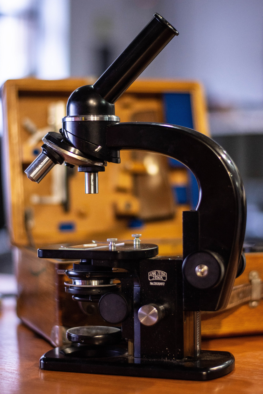 Microscope Carl Zeiss Jena (+ box) Used Military Surplus \ Romania