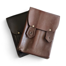 Geanta din piele pentru 4 incarcatoare AK-47 - Surplus Armata Romana - In stare buna