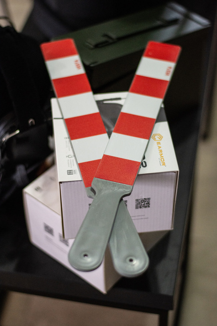 Paleta reflectorizanta dungi alb-rosu, baston tip agent circulatie (Set 2 bucati)