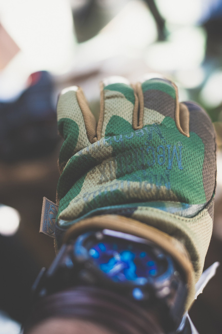 TACTICAL GLOVES - FAST FIT - Mechanix - WOODLAND