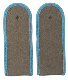 East Germ. Blue Epaulets Sold.piping