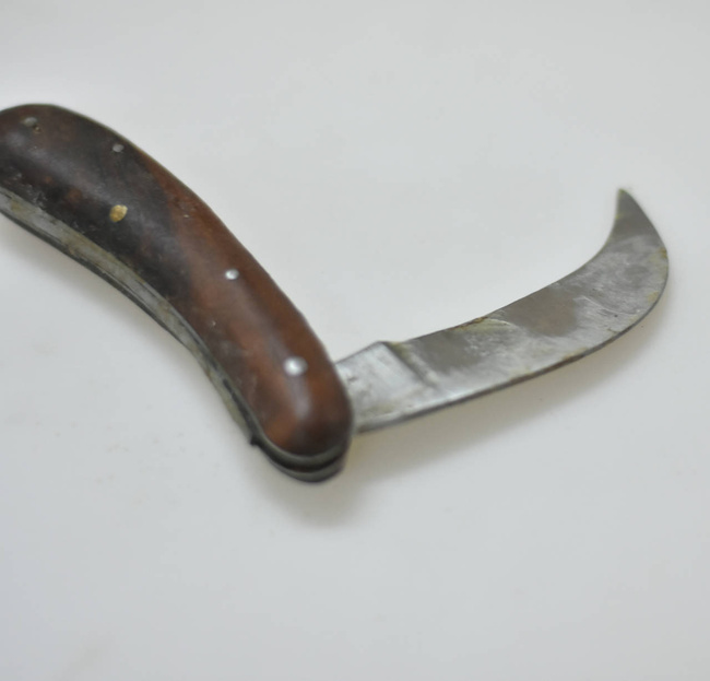 FOLDING PRUNING KNIFE - MILITARY SURPLUS ROMANIAN ARMY