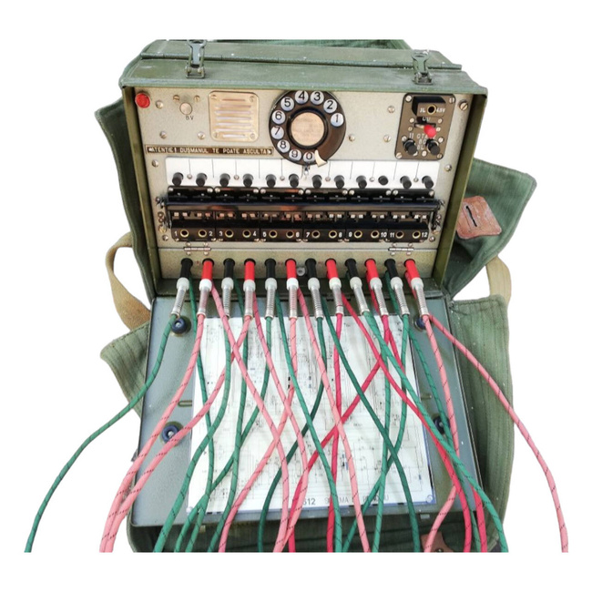 CENTRALA TELEFONICA DE CAMPANIE F 1612 - SURPLUS MILITAR ARMATA ROMANA - CA NOUA, IN STARE PERFECTA DE FUNCTIONARE