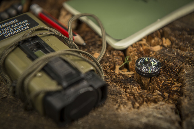 BUTTON COMPASS - LARGE - BLACK - HELIKON