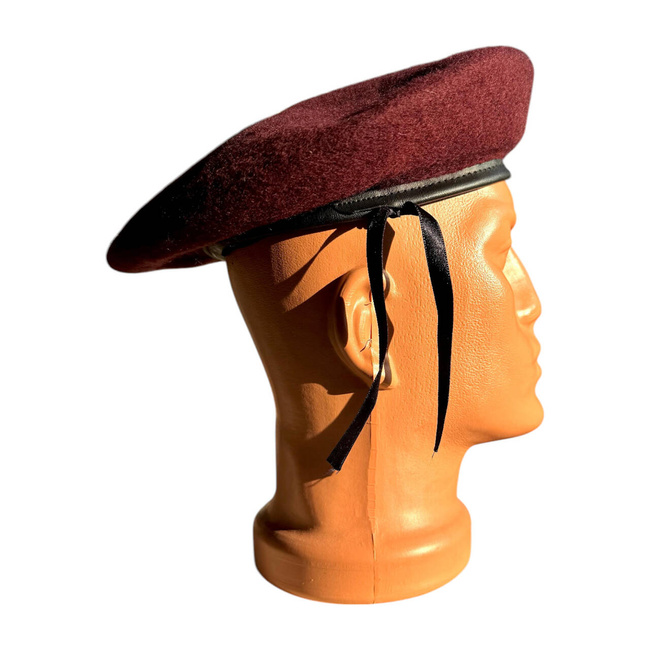 BERETA BORDO CU MARGINE DIN PIELE - SURPLUS MILITAR ARMATA ROMANA - IN STARE BUNA