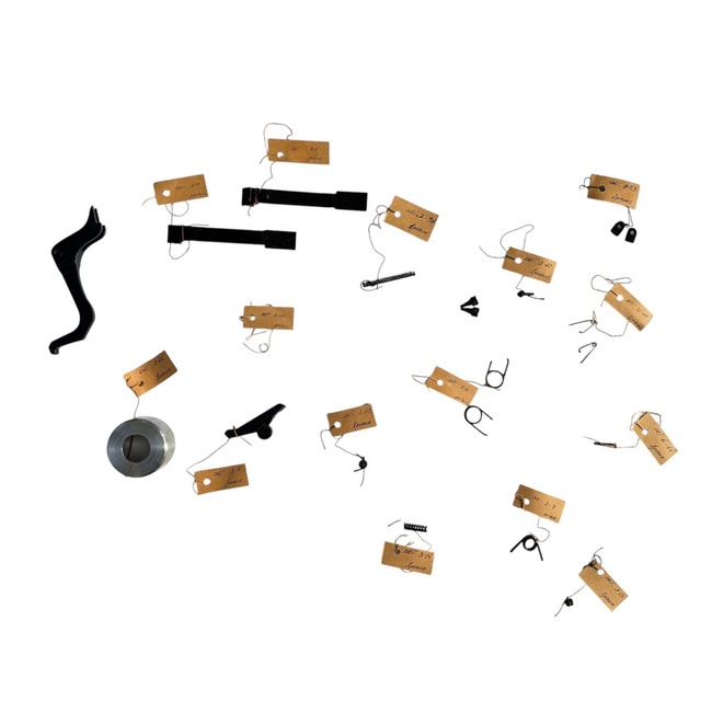 Kit original de piese metalice pentru intretinerea si repararea armelor, cu buzunar textil - Verde Olive - Surplus Militar Armata Romana - In stare buna