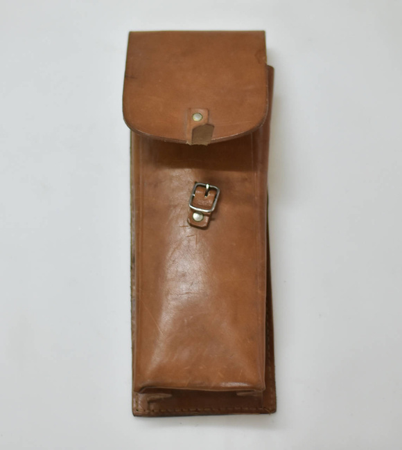 LEATHER MAGAZINE POUCH - MILITARY SURPLUS ROMANIAN ARMY - LIKE NEW