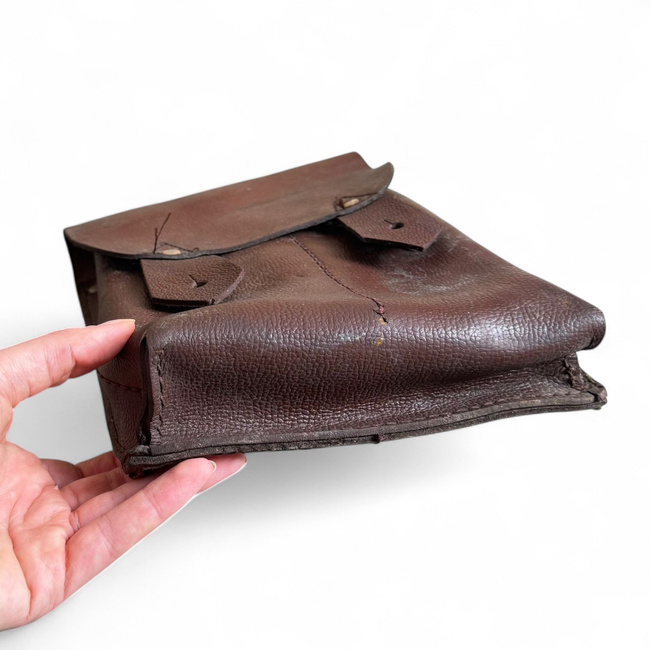 Geanta din piele pentru 4 incarcatoare AK-47 - Surplus Armata Romana - In stare buna 