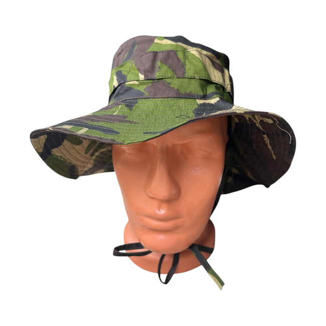 Palarie Boonie cu plasa anti-insecte inclusa - Surplus militar romanesc - Camuflaj Woodland - In stare buna  