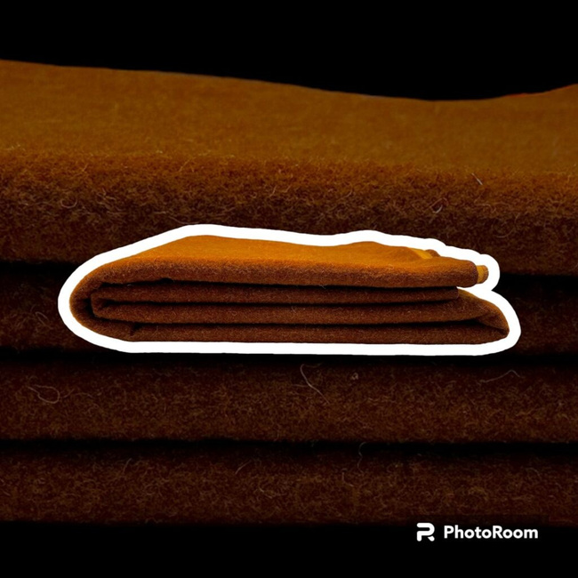 Patura din lana merinos 70% - model Chocolat - 150x200 cm - 1800 g - Fata dubla (maro deschis/maro inchis)