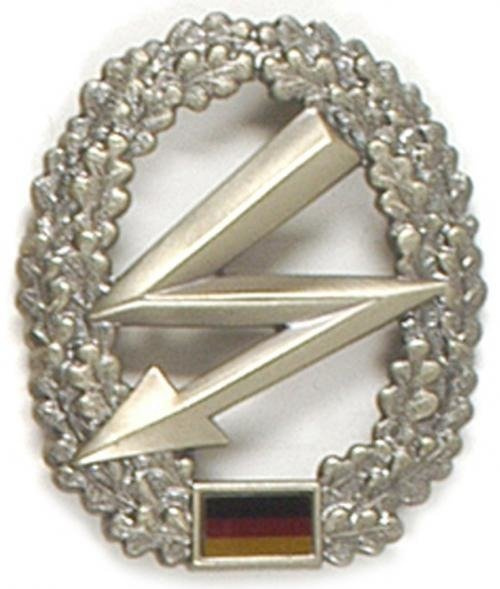 INSIGNA GENUINE GERMAN ARMY METAL BERET BADGE ´FERNMELDER´