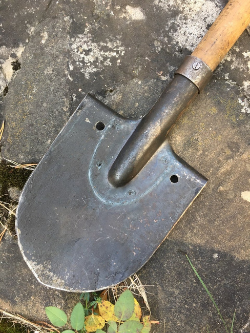 Infantry spade, Romanian Army Surplus - In Good Condition