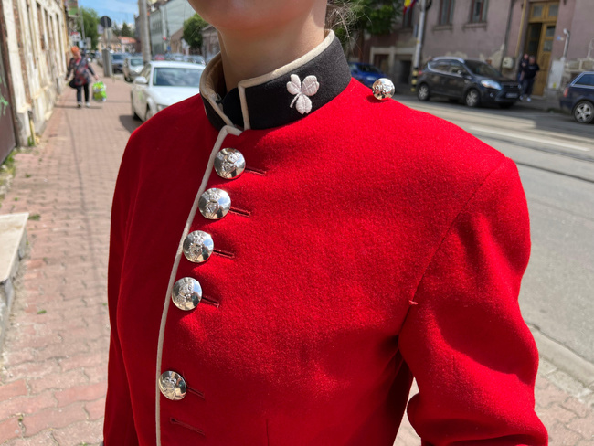 TUNIC WITHOUT EPAULETS - BRITISH ARMY MILITARY SURPLUS - RED - USED