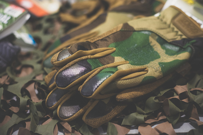 TACTICAL GLOVES - FAST FIT - Mechanix - WOODLAND