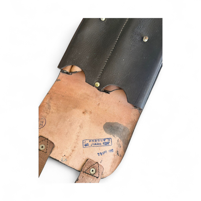 Geanta din piele pentru 4 incarcatoare AK-47 - Surplus Armata Romana - In stare buna 