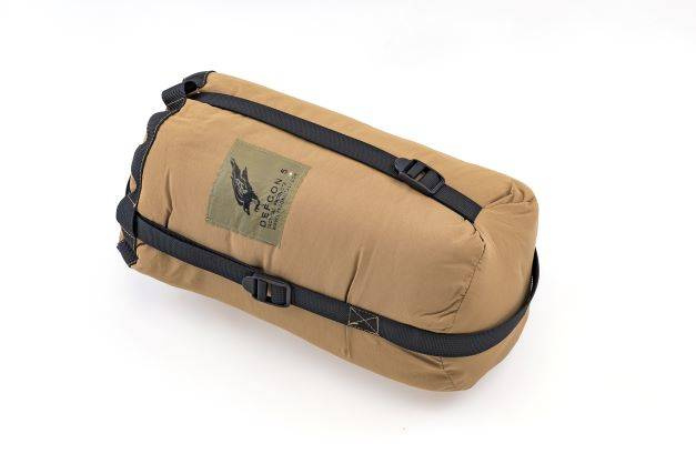 JACHETA REVERSIBILA CU SAC DE COMPRESIE - Defcon 5 - CAMUFLAJ ITALIAN/TAN
