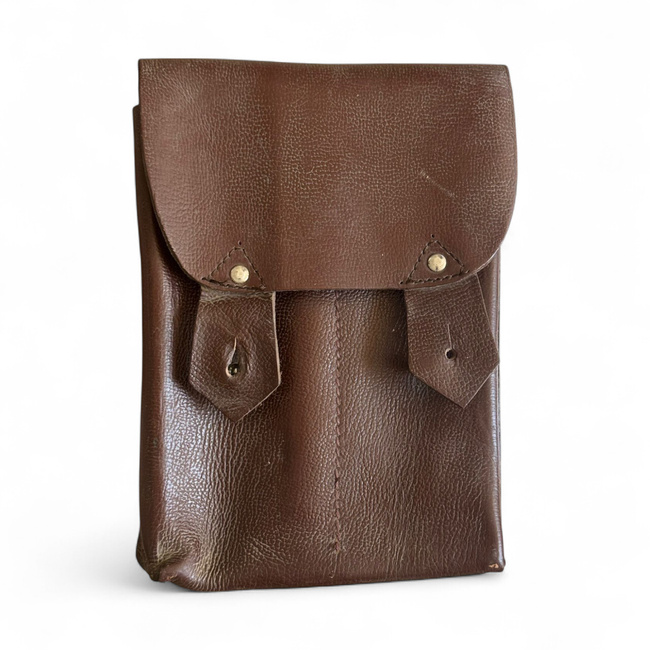 Leather bag for 4 AK-47 magazines - Romanian Army Surplus - In good condition