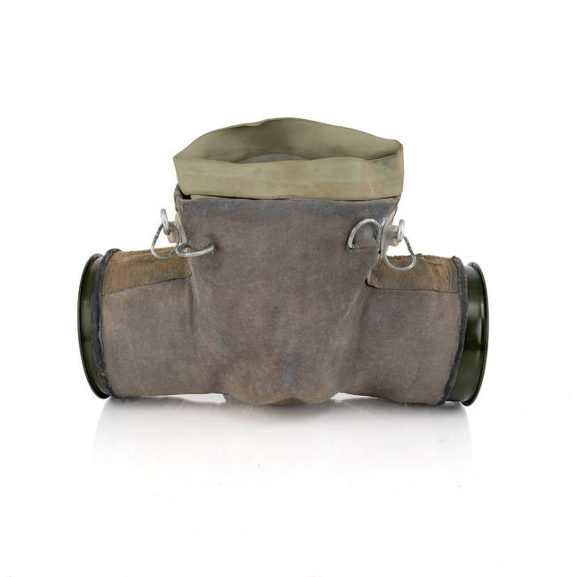 GAS MASK FOR HORSES - MILITARY SURPLUS ROMANIAN ARMY - IN GOOD CONDITION - FOR DECORATION