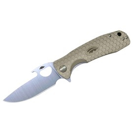 CUTIT DE BUZUNAR OPENER - Honey Badger - TAN Cr13MoV DP - MEDIUM