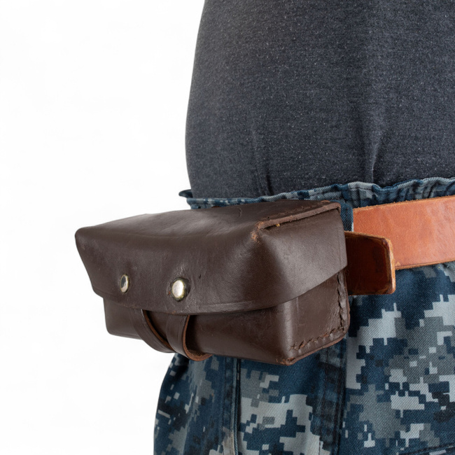 MAGAZINE POUCH - SKS - ROMANIAN ARMY MILITARY SURPLUS - LEATHER - BROWN - IN GOOD CONDITION