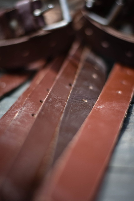 CUREA MILITARA DIN PIELE - CU CATARAMA - SURPLUS ARMATA ROMANA - UZATA