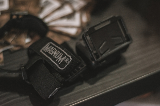 MAGNUM TROOPER HEADLIGHT - GRI INCHIS/ NEAGRA