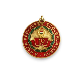 Insigna 96 - Medalia Meritiva a Ungariei pentru 10 de Ani de Serviciu in Armata - Surplus Militar Armata Ungariei - Ca Noua