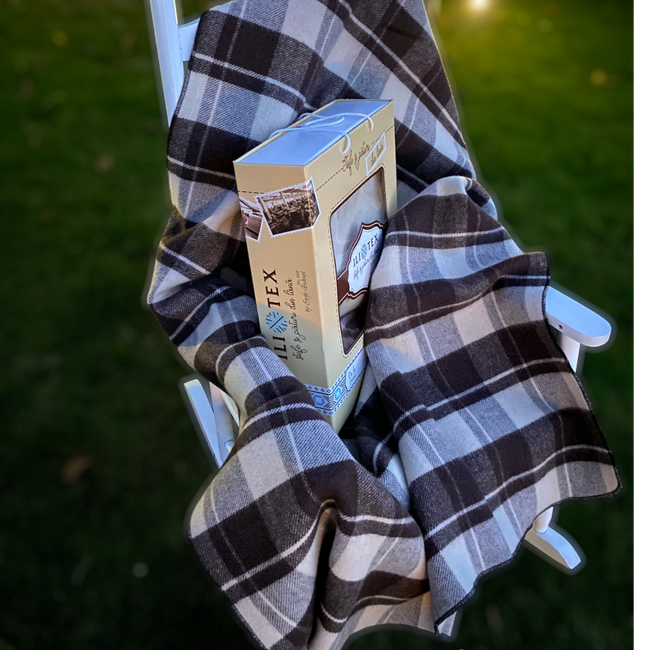 Patura din lana merinos romaneasca cu cutie premium si margine surfilata - Model Andreea - Maro/Bej Natur - 150 x 200 cm