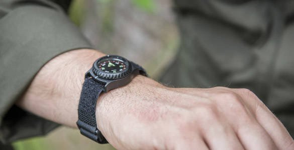 WRIST COMPASS T25 - BLACK - HELIKON