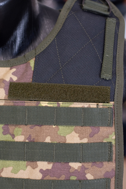 VESTA TACTICA MOLLE - CAMUFLAJ COMBAT - SURPLUS MILITAR ARMATA ROMANA - CA NOUA