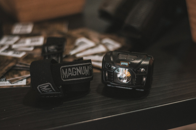 MAGNUM TROOPER HEADLIGHT - GRI INCHIS/ NEAGRA