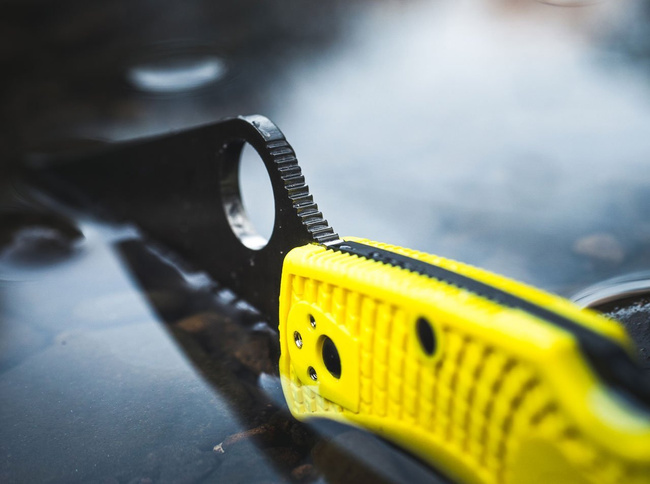 PACIFIC SALT 2 POCKET KNIFE - YELLOW - SPYDERCO