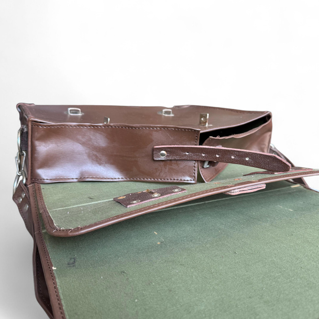 Servieta Vintage - Imitatie Piele - 42 x 33 cm - Surplus Militar Armata Romana - Maro - In stare buna