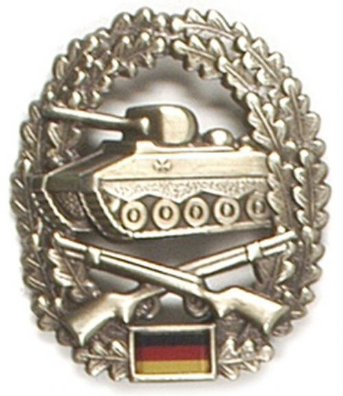 Insigna metalica de bereta, autentica a armatei germane - PANZERGRENADIER