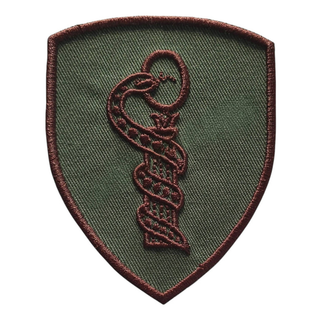 EMBLEMA SEMN DE ARMA MANECA SCUT - MEDICAL - BRODATA PE SUPORT KAKI CU FIR MARO