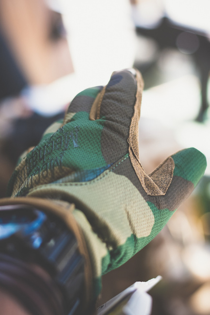TACTICAL GLOVES - FAST FIT - Mechanix - WOODLAND