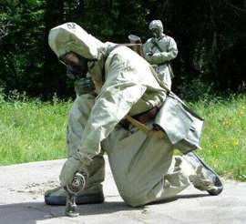 COMBINEZON ANTICHIMIC DIN CAUCIUC NBC - SURPLUS MILITAR DE LA ARMATA ROMANA - VERDE OD - NOU