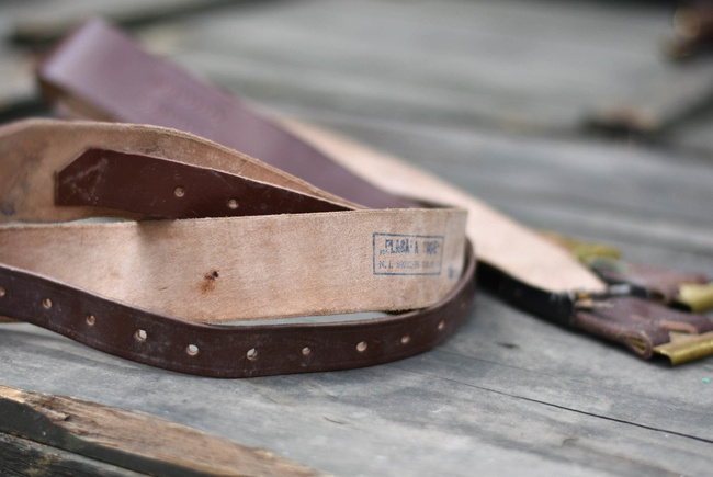 CENTURA DIN PIELE CU PAFTA AURIE - SURPLUS MILITAR ARMATA ROMANA - IN STARE BUNA