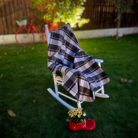 Patura din lana merinos romaneasca cu cutie premium si margine surfilata - Model Andreea - Maro/Bej Natur - 150 x 200 cm