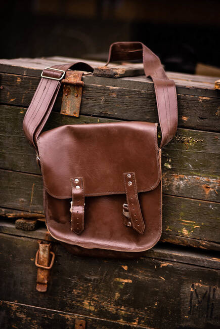 Geanta de umar, imitatie de piele, Surplus Armata Română, in stare buna