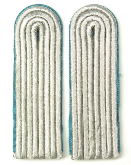 East Germ.Blue Epaulets Offic.piping