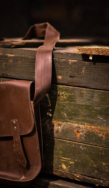 Geanta de umar, imitatie de piele, Surplus Armata Română, in stare buna