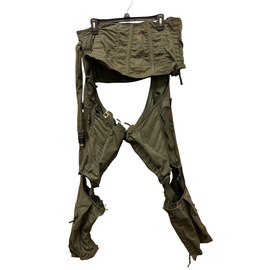 COSTUM ANTI-G CSU-13B/P - MODEL DECUPAT - SURPLUS MILITAR FORTELE AERIENE AMERICANE SUA - VERDE OD - IN STARE BUNA/DECO