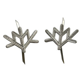 SET 2 SEMNE DE ARMA PENTRU EPOLETI, GRADE MILITARE - VANATORI DE MUNTE - 1807 (VINTAGE) - SURPLUS MILITAR ARMATA ROMANA - ARGINTII - IN STARE BUNA