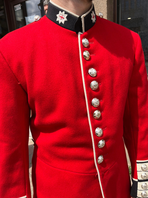 TUNIC WITHOUT EPAULETS - BRITISH ARMY MILITARY SURPLUS - RED - USED