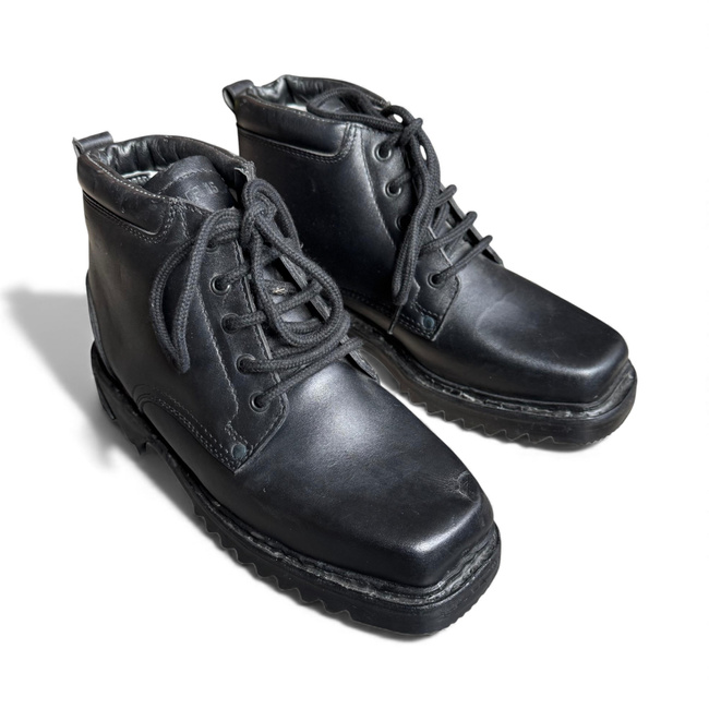 LEATHER MILITARY BOOTS - MOUNTAIN HUNTERS - MILITARY SURPLUS ROMANIAN ARMY - BLACK - IN GOOD CONDITIONS