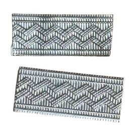 SET 2 SEMNE DE ARMA - GRADE METALICE TABLA - SERGENT, PLUTONIER - PERIOADA RSR - SURPLUS MILITAR ARMATA ROMANA - ARGINTII - IN STARE BUNA