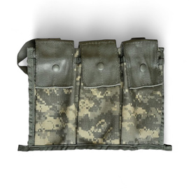 Pouch pentru incarcatoare cu trei compartimente - Surplus militar armata SUA - camuflaj ACU - Ca nou