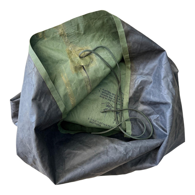 Sac impermeabil pentru rufe - 40 cm x 76 cm - Surplus militar armata SUA - Verde OD - Uzat - Cu defect 